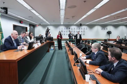 Comissão aprova PEC que cria fundo constitucional para as regiões Sul e Sudeste<!-- NICAID(16318773) -->