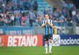 Lucas Leiva faz visitas ao Grêmio e projeta futuro no futebol: "Gosto da área de gestão"