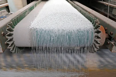 Fertilizante composto na linha de produção, norte da China. Foto: zhang yongxin  / stock.adobe.comFonte: 436979521<!-- NICAID(15134565) -->