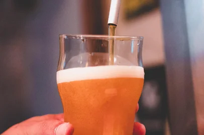 Cerveja artesanal, evento, roteiro da sara, GIG POA, produzida pela Bárbaros Cervejas Especiais e pelo Bar do Alexandre<!-- NICAID(15265260) -->