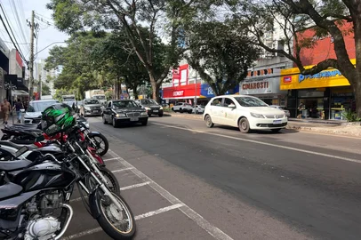 Idosa é atropelada no centro de Passo Fundo; assista ao vídeo<!-- NICAID(16031190) -->