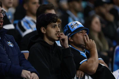 Jeff Botega / Grupo RBS PORTO ALEGRE, RS, BRASIL, 11-10-2026: Grêmio vs Internacional, clássico GreNal nº455, pelo Campeonato Brasileiro Série A 2026. O jogo ocorre na Arena, em Porto Alegre. Foto: Jeff Botega/Grupo RBSIndexador: jeff botega<!-- NICAID(16385394) -->