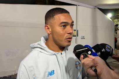Carlos Vinícius, Grêmio<!-- NICAID(16276174) -->