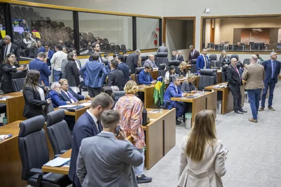 Aprovado reajuste de 4,83% para servidores do Executivo<!-- NICAID(16028002) -->