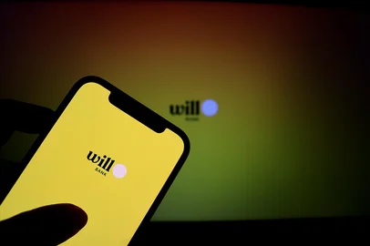 Will Bank logo on smartphone screen. Will Bank is a Brazilian digital bank. Will Bank App. Foto: Blossom Stock Studio/stock.adobe.comFonte: 1807799235<!-- NICAID(16207983) -->