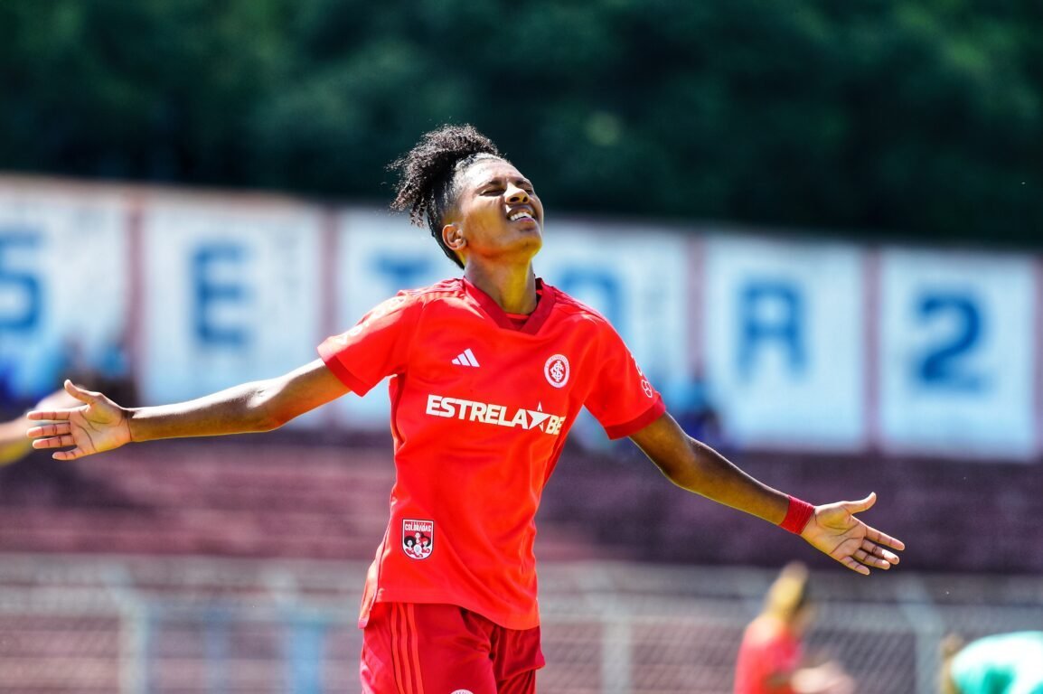 Atacante n&atilde;o renova com o Inter e acerta com o Bragantino para a pr&oacute;xima temporada do feminino