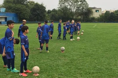 Escolinha de futebol do Aimoré<!-- NICAID(16004773) -->