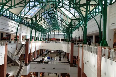 economia, Praia de Belas, economia, expansão,lojas