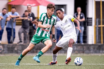 Juventude é goleado pelo Santos por 7 a 1 e deixa a Copa do Brasil sub-17 na primeira fase. Partida ocorreu no CT Rei Pelé.<!-- NICAID(15993422) -->