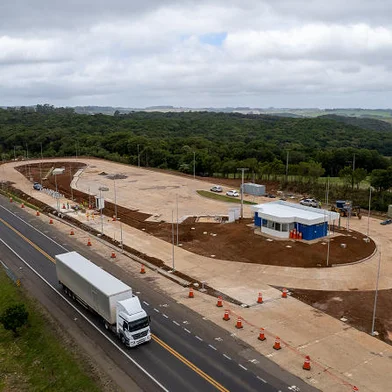 *A PEDIDO DE JOCIMAR FARINA* Posto de pesagem para caminhões na BR-386 - Foto: CCR ViaSul/Divulgação<!-- NICAID(15139283) -->
