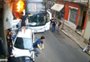 Vídeo mostra ônibus desgovernado colidindo em carros, pegando fogo e adolescentes saindo do veículo em desespero
