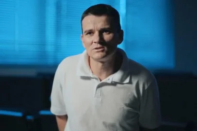 Após ter a condenação anulada pelo Superior Tribunal de Justiça (STJ), Francisco Mairlon Barros Aguiar, antes apontado com um dos executores do "Crime da 113 Sul" deixou o presídio da Papuda, em Brasília, na madrugada desta quarta-feira (15), após 15 anos preso. <!-- NICAID(16146564) -->