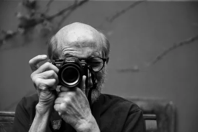 PORTO ALEGRE, RS, BRASIL, 25-09-2017 - Retratos do fotógrafo Luiz Carlos Felizardo, que inaugura exposição "O Percurso de um Olhar", na Ufgrs. (FOTO: CARLOS MACEDO)Indexador: Carlos Macedo<!-- NICAID(13171768) -->