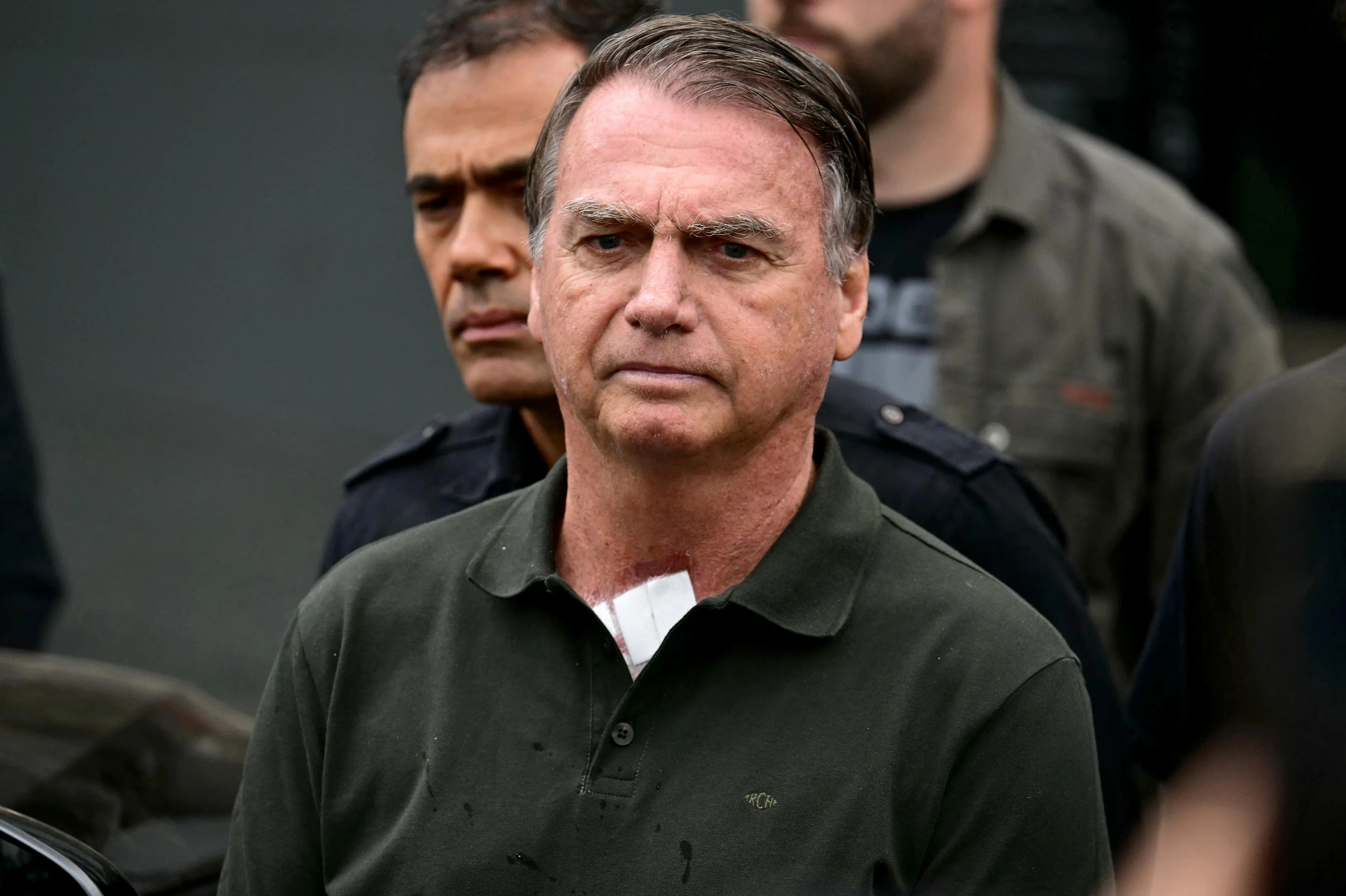 Bolsonaro submete-se a cirurgia no ombro após autorização de Moraes — image 3