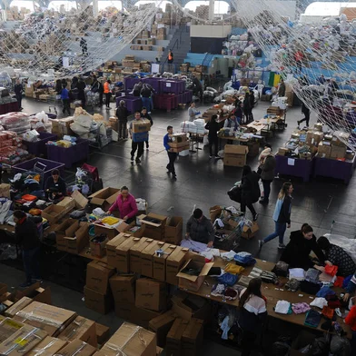 GARIBALDI, RS, BRASIL, 18/05/2024. O Centro Regional de Doações da Serra Gaucha, localizado em Garibaldi, já encaminhou mais de 545 cargas de donativos para os municípios gauchos atingidos pela enchente. (Bruno Todeschini/Agência RBS)Indexador: BTK<!-- NICAID(15767438) -->