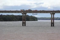 Buscas a homem que caiu da ponte no Rio Uruguai, em São Borja.<!-- NICAID(8622870) -->