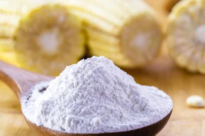 O amido de milho é usado no tratamento de alguns tipos de glicogenose, doença rara responsável por um desequilíbrio no glicogênio, que armazena glicose e energia.<!-- NICAID(15220864) -->