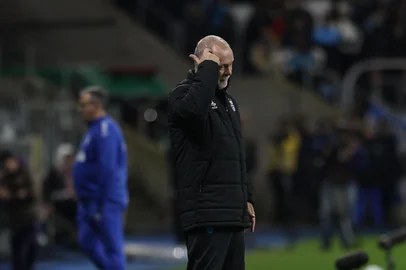 PORTO ALEGRE, RS, BRASIL, 12-06-2025: Grêmio recebe Corinthians pela 12ª rodada do Campeonato Brasileiro 2025, na Arena Porto-Alegrense. O tricolor vem de duas vitórias seguidas no campeonato e busca manter o bom momento na véspera da parada para o Mundial de Clubes. Foto: Renan Mattos/Agência RBS<!-- NICAID(16058614) -->