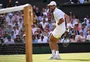 Djokovic avança às quartas de final de Wimbledon e supera recorde de Federer