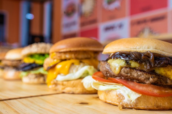 Basic - Friends & Burger / Divulgação