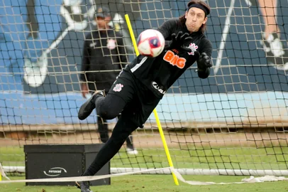 Imagem Nº 176409 - Foto: Rodrigo Coca/Agência Corinthians  Atividade da tarde desta segunda-feira (01/03/2021), no CT Dr. Joaquim Grava. Na foto: Cássio<!-- NICAID(14726377) -->