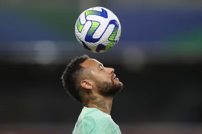 O meia-atacante Neymar participa de treino da Seleção Brasileiro no Estádio Mangueirão, em Belém, no Pará, em preparação para as Eliminatórias Sul-Americanas para a Copa do Mundo de 2026.<!-- NICAID(15534785) -->