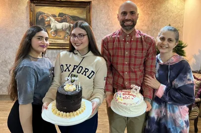 Família de israelenses celebra aniversário<!-- NICAID(15883044) -->