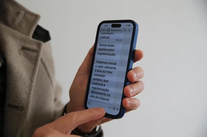 PORTO ALEGRE, RS, BRASIL, 30-06-2025: Operação El Patron vítimas do falso Advogado,Carlos Roberto Comassetto. Foto: Ronaldo Bernardi/Agência RBS<!-- NICAID(16070216) -->