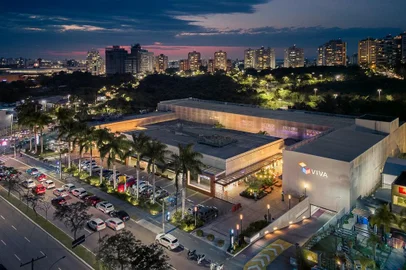 Viva Open Mall<!-- NICAID(15560608) -->