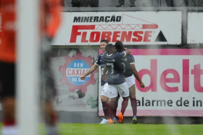 CAXIAS DO SUL, RS, BRASIL, 27/05/2023. SER Caxias x Brasil-Pel, jogo válido pela quarta rodada da Série D do Campeonato Brasileiro, no Estádio Centenário. (Bruno Todeschini/Agência RBS)Indexador: BTK<!-- NICAID(15440289) -->