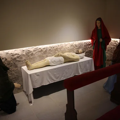 CAXIAS DO SUL, RS, BRASIL, 15/04/2025. O padre Jocimar Romio vai estar à frente da cerimônia Ofício de Trevas, na madrugada de sábado, na Igreja de Santo Sepulcro. A igreja estava em obras de restauração desde março de 2024. (Porthus Junior/Agência RBS)<!-- NICAID(16017695) -->