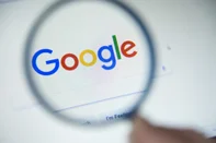 Paris, France - October 19, 2017 : Google.fr homepage on the screen under a magnifying glass. Google is world's most popular search engineGoogle - Foto: GoodPics/stock.adobe.comIndexador: Morad HEGUIFonte: 286475243<!-- NICAID(15932704) -->