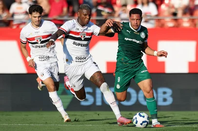 Lance de Palmeiras x São Paulo pela 27ª rodada do Brasileirão<!-- NICAID(16140434) -->
