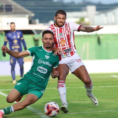 Lance do jogo entre Avenida e Inter-SM pelo Gauchão 2026.