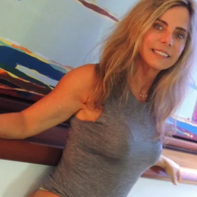 Bruna Lombardi posa em novo foto e impressiona fãs <!-- NICAID(15545655) -->