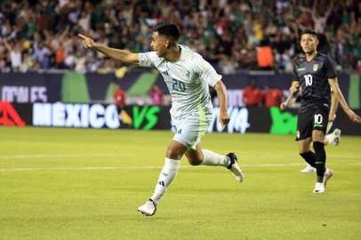 Efraín Álvarez, futebol, México