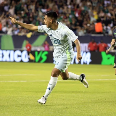 Efraín Álvarez, futebol, México