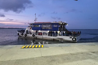 Travessia lancha Rio Grande São José do Norte<!-- NICAID(16265505) -->