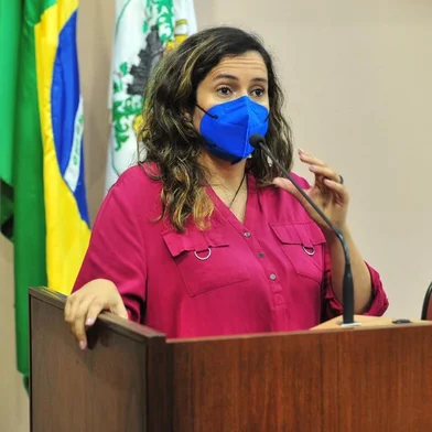 Denise Pessôa (PT)<!-- NICAID(14968951) -->