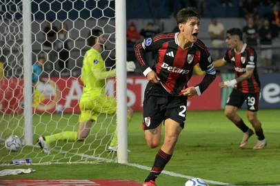 Martinez Quarta, futebol, River Plate