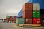 CAXIAS DO SUL, RS, BRASIL, 16/08/2016. Ambiental do Porto Seco / Estação Aduaneira, mostrando os containers. Matéria sobre a influência da variação do dólar na economia de exportação. (Diogo Sallaberry/Agência RBS)<!-- NICAID(12382105) -->