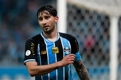 PORTO ALEGRE, RS, BRASIL, 05-08-2026: Grêmio recebe o Mirassol, na Arena, em partida que vale vaga nas Quartas-de-Final da Copa do Brasil. Na foto, o jogador do Inter,  Villasanti.Fotos: Duda Fortes/Grupo RBS<!-- NICAID(16340932) -->