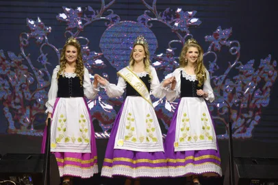 Soberanas da La Prima Vendemmia: Andréia Maria Rossetti, 21 anos, foi eleita La Più Bella Ragazza 2023. Ao lado dela, para divulgar o evento, estarão as princesas Flávia Pauletti, 23, e Laís Deon Sundstron, 19.<!-- NICAID(15509741) -->