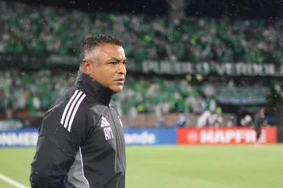 Roger Machado comanda o time do Inter em 2025.<!-- NICAID(16047193) -->