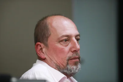 PORTO ALEGRE, RS, BRASIL - 2024.10.08:Presidente do Inter, Alessandro Barcellos participa do programa "Show dos Esportes", na  Rádio Gaúcha. (Foto: Renan Mattos/ Agência RBS)<!-- NICAID(15886585) -->