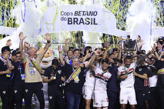 Flamengo pode ficar sem títulos na temporada pela primeira vez em 7 anos
