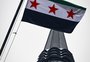 Veja a nova bandeira da Síria após a queda de Al-Assad