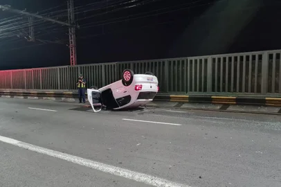 O trânsito da Avenida Mauá ficou parcialmente bloqueado início da manhã desta segunda-feira (13). O motivo foi um capotamento próximo ao número 1825, por volta das 5h.<!-- NICAID(15347673) -->