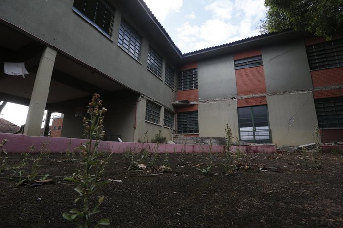 Escola de Educação Especial Recanto da Alegria, em Porto Alegre, sofre com problemas de infraestrutura