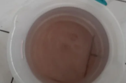 Moradores de Caxias do Sul reclamam de água barrenta nas torneiras<!-- NICAID(14998226) -->